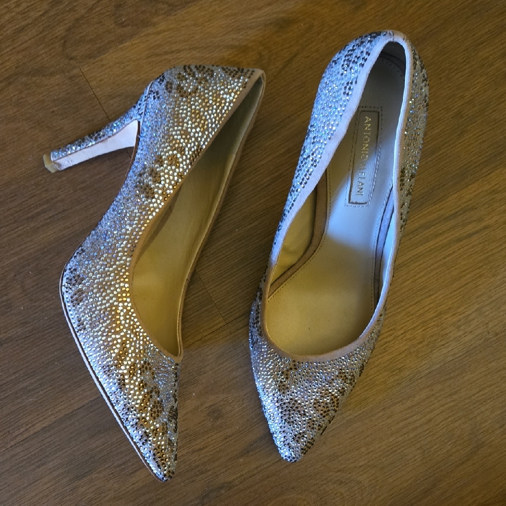 ANTONIO MELANI Sparkling Silver Heels Gold Silver Beads Leather Sole Size 7 EUC